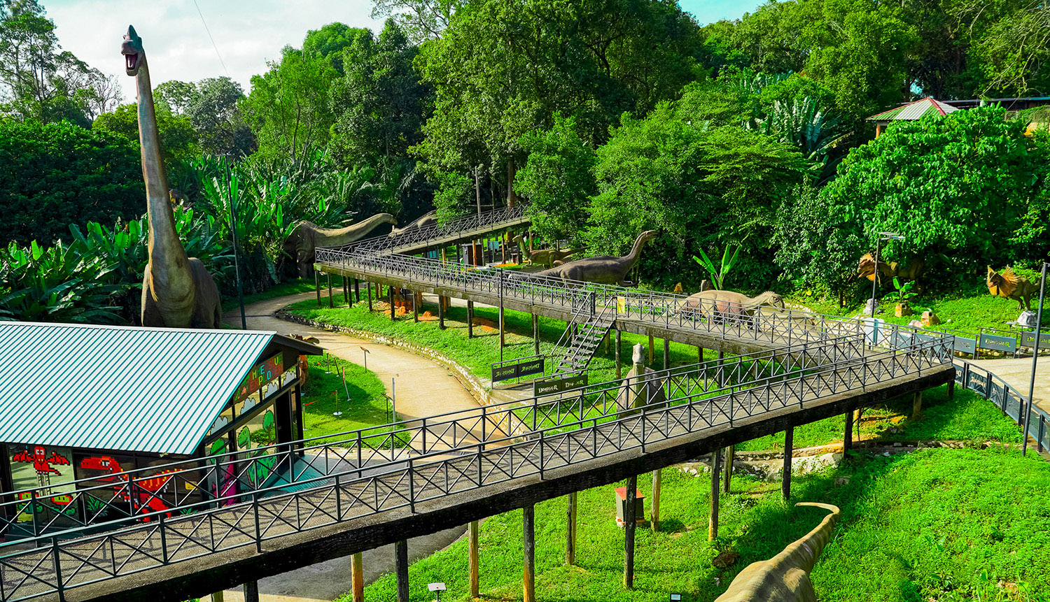 Bird aviary at Zoo Melaka