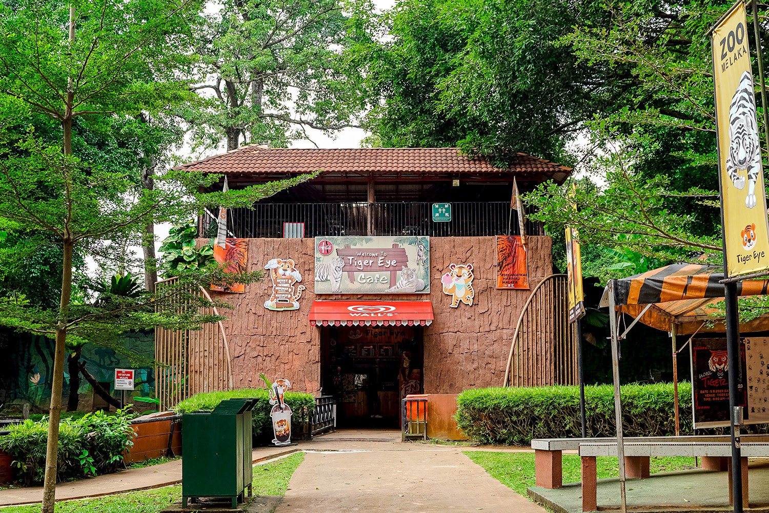 Dinosaur Encounter Zoo Melaka